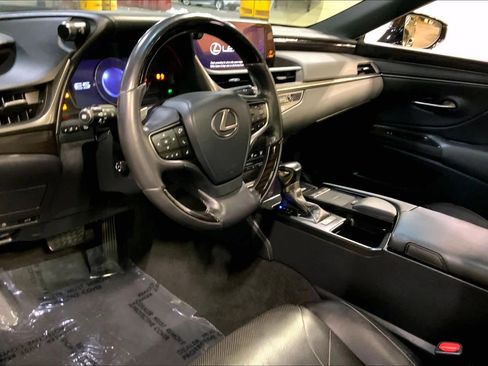 Used 2019 Lexus ES 350 w/ Luxury Package image 17