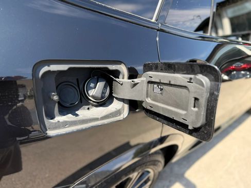 Used 2019 BMW X5 xDrive50i w/ M Sport Package AWD/4WD image 17
