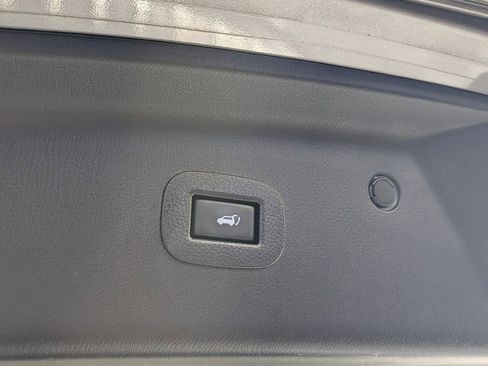 Used 2016 INFINITI QX80 4WD w/ Deluxe Technology Package image 18