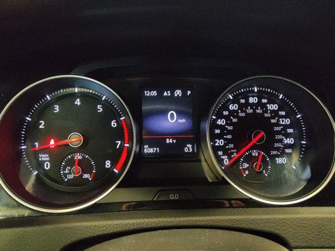 Used 2018 Volkswagen GTI SE FWD image 23
