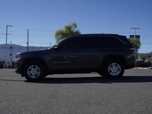 Certified 2022 Jeep Grand Cherokee Laredo w/ Luxury Tech Group I image 8