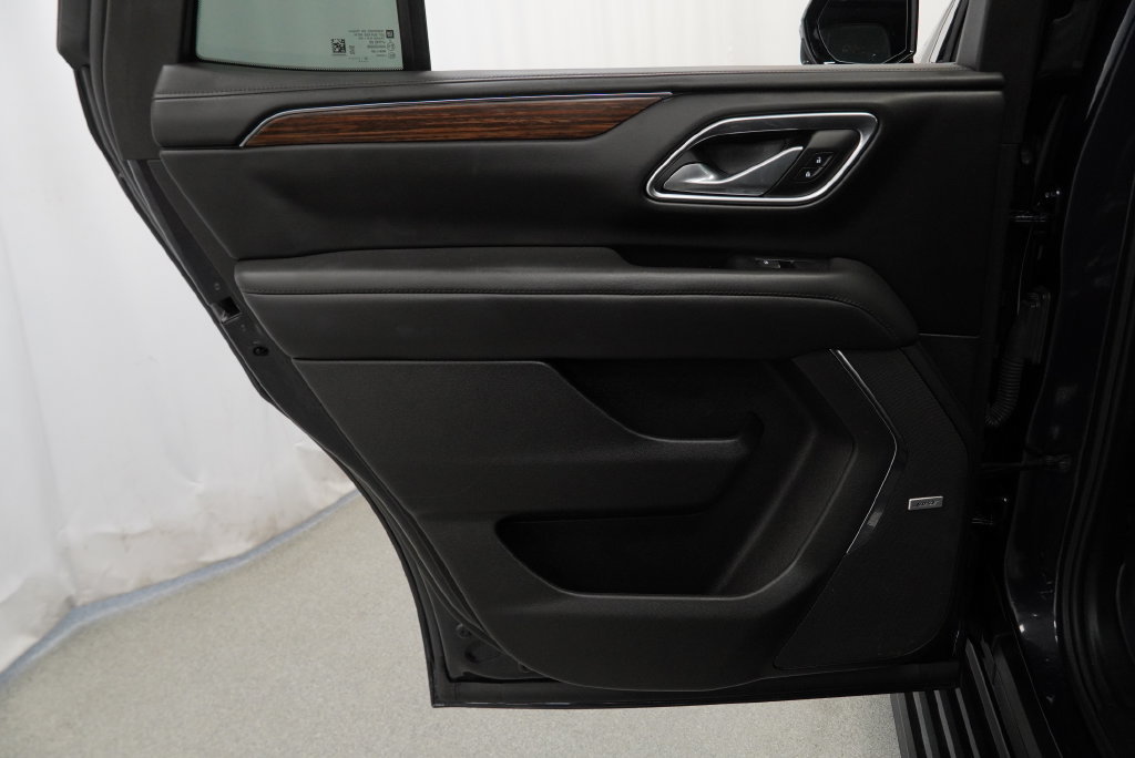 Used 2023 Chevrolet Tahoe High Country w/ Premium Package 2 AWD/4WD image 37