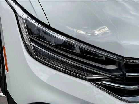 Used 2024 Volkswagen Tiguan SE FWD image 35