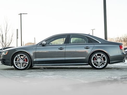 Used 2013 Audi S8 4.0T image 6
