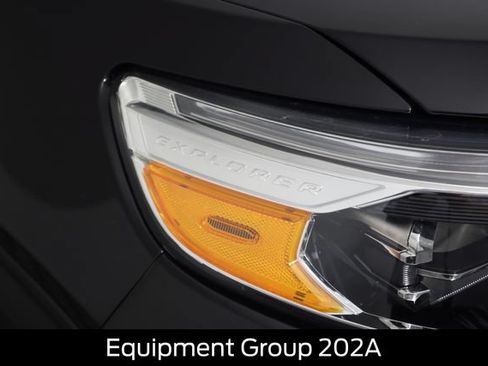 Used 2021 Ford Explorer XLT w/ Equipment Group 202A AWD/4WD image 18