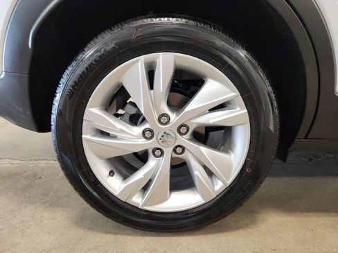Used 2024 Buick Encore GX Preferred w/ Comfort Package FWD image 28