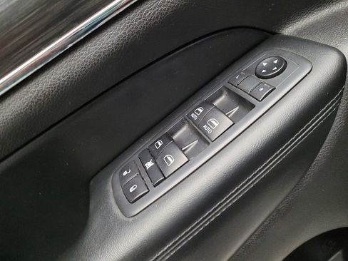 Used 2020 Jeep Grand Cherokee Limited w/ Luxury Group II RWD image 27