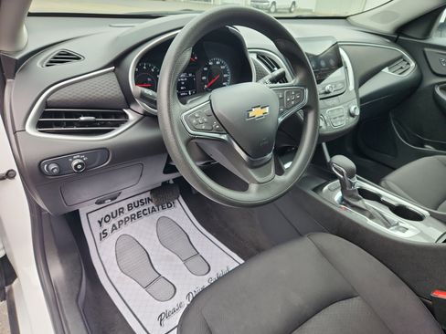 Used 2025 Chevrolet Malibu LT image 25