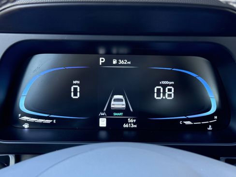 Certified 2025 Hyundai Elantra Sport image 19