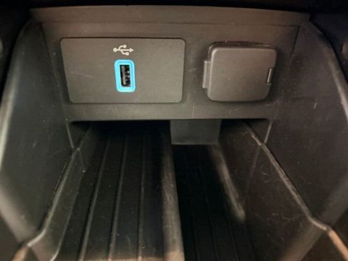 Used 2017 Ford Explorer XLT w/ Equipment Group 202A image 46