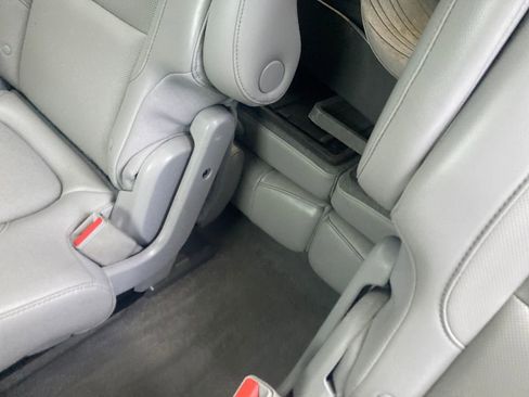 Used 2019 GMC Acadia SLT w/ LPO, Floor Liner Package image 29