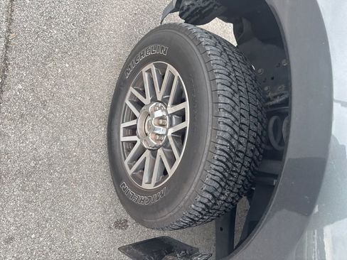 Used 2018 Ford F250 Lariat w/ Lariat Ultimate Package AWD/4WD image 9