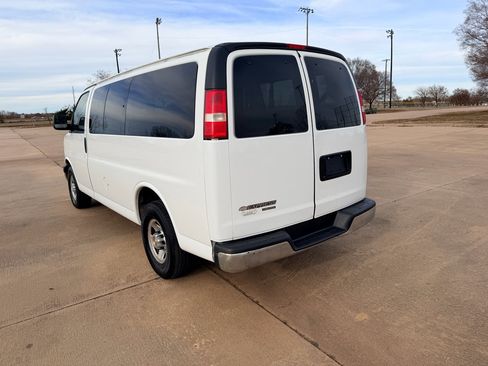 Used 2015 Chevrolet Express 2500 LT w/ LT Preferred Equipment Group image 9