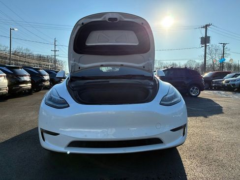 Used 2021 Tesla Model Y Long Range image 9