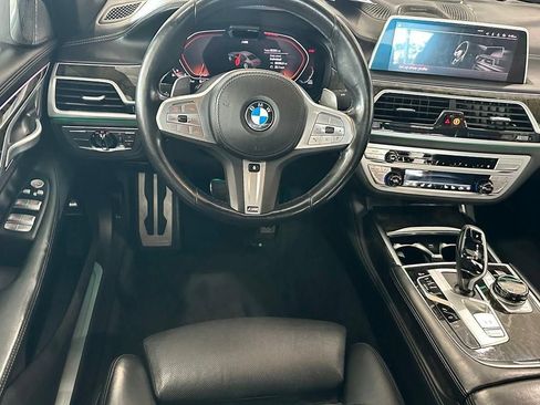 Used 2022 BMW 750Li xDrive AWD/4WD image 8