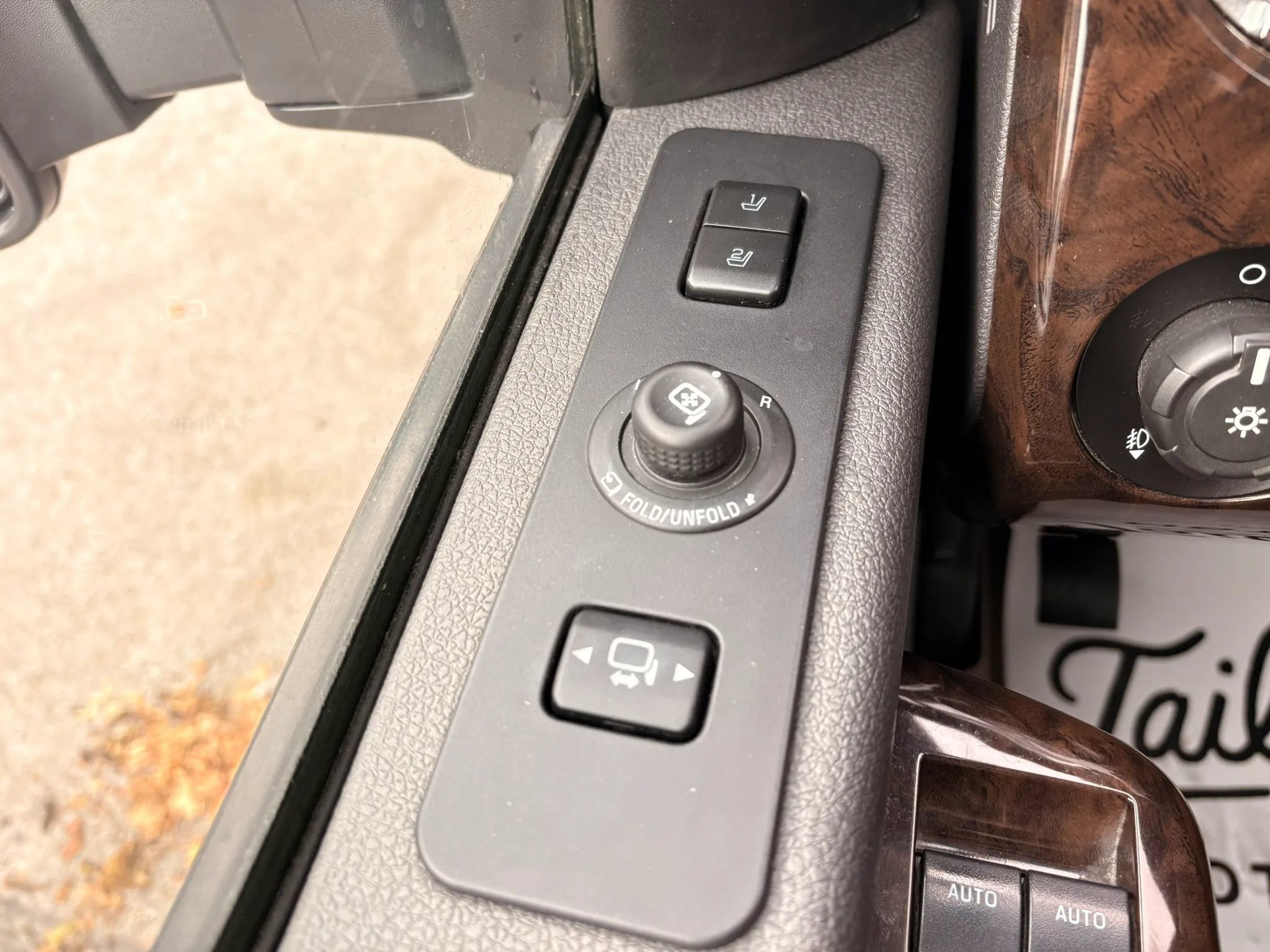 Used 2015 Ford F350 Platinum w/ Platinum Package AWD/4WD image 27