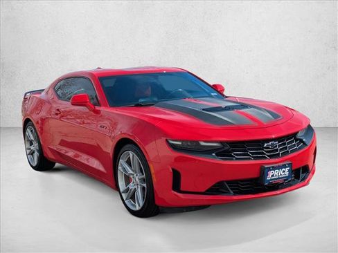 Used 2021 Chevrolet Camaro LT w/ Technology Package RWD image 3
