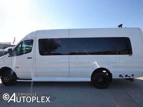 Used 2023 Mercedes-Benz Sprinter 3500 image 10