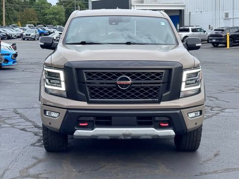 Used 2022 Nissan Titan PRO-4X w/ Pro-4x Convenience Package AWD/4WD image 18