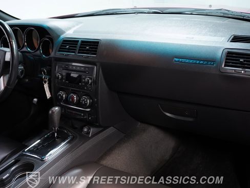 Used 2010 Dodge Challenger R/T RWD image 39