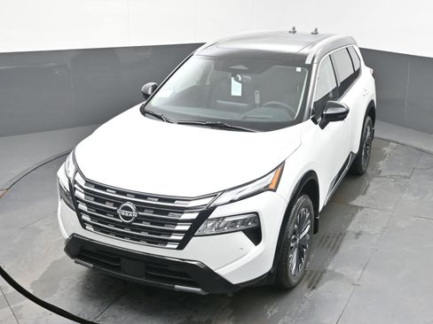 New 2026 Nissan Rogue Platinum image 32