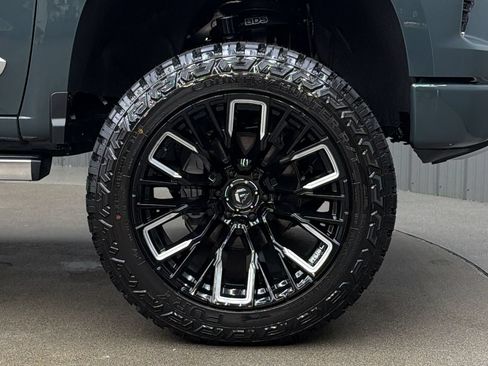 Used 2026 Chevrolet Silverado 1500 High Country w/ High Country Premium Package AWD/4WD image 9