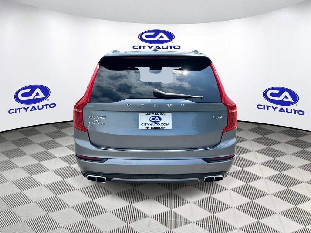Used 2017 Volvo XC90 T5 R-Design w/ Vision Package FWD image 4