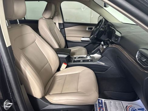 Used 2021 Ford Explorer Limited w/ Equipment Group 301A image 30