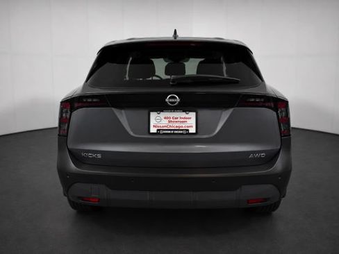 Used 2025 Nissan Kicks SV AWD/4WD image 5