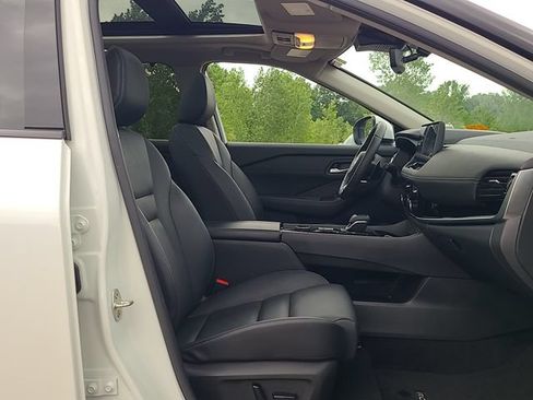 Used 2024 Nissan Rogue SL w/ SL Premium Package AWD/4WD image 29