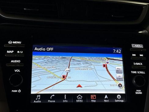 Used 2018 Nissan Murano SL w/ Moonroof Package image 18