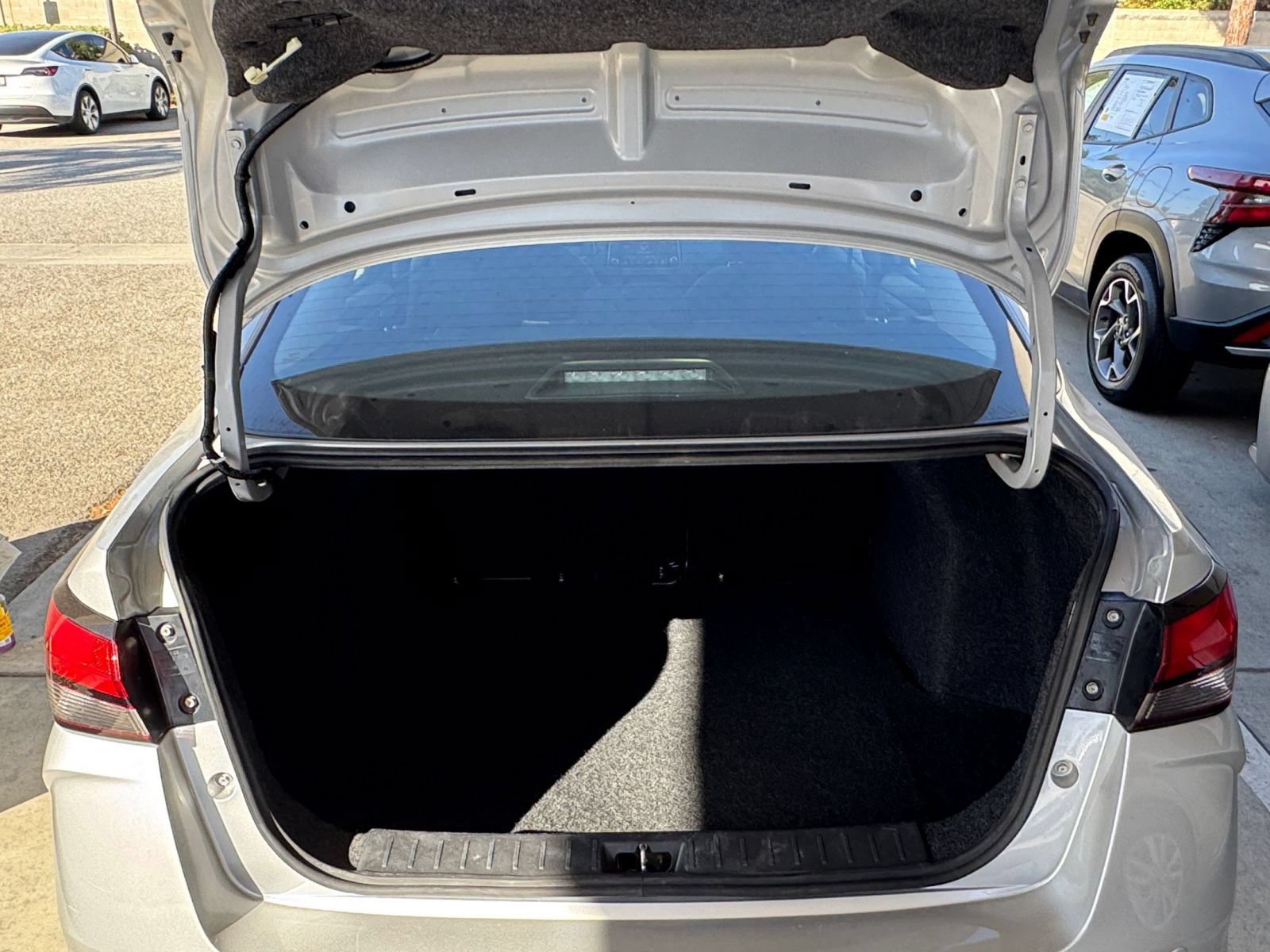 Used 2025 Nissan Versa SV FWD image 29