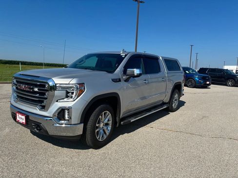 Used 2022 GMC Sierra 1500 SLT w/ SLT Premium Package AWD/4WD image 4