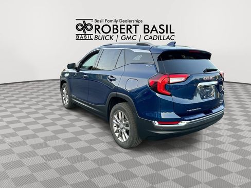 Used 2022 GMC Terrain SLT w/ Infotainment Package II AWD/4WD image 6