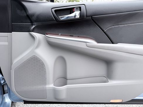 Used 2014 Toyota Camry XLE image 43