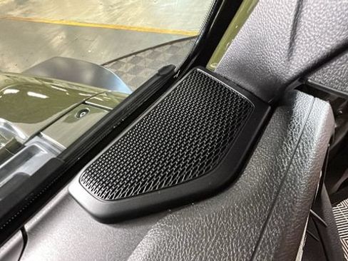 Used 2024 Jeep Wrangler Unlimited AWD/4WD image 29
