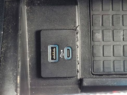 Used 2021 Ford Expedition Limited image 13