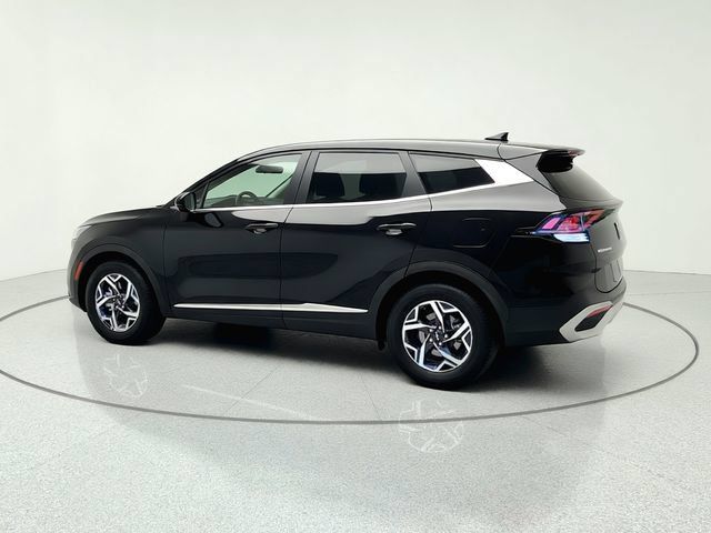 Certified 2024 Kia Sportage LX FWD image 3