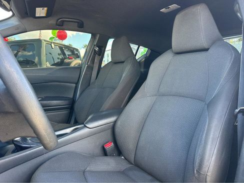 Used 2019 Toyota C-HR LE image 7