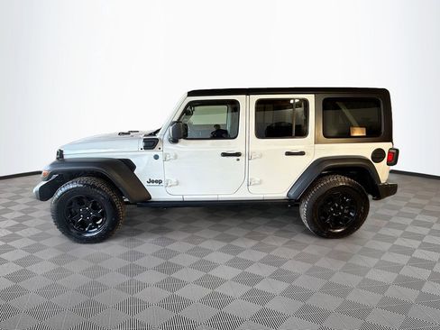 Used 2023 Jeep Wrangler Unlimited w/ Cold Weather Group AWD/4WD image 9