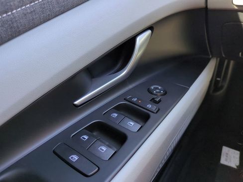 New 2026 Hyundai Elantra Limited image 30