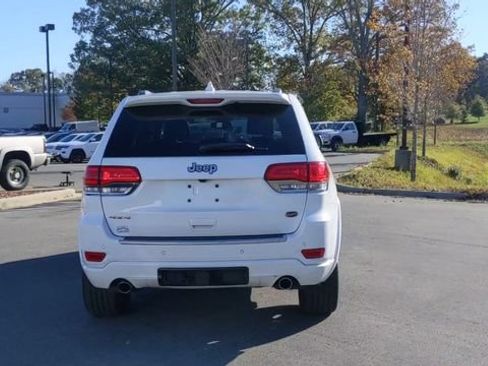 Used 2017 Jeep Grand Cherokee Overland AWD/4WD image 7