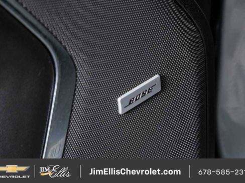 Certified 2024 Chevrolet Suburban LT RWD image 8