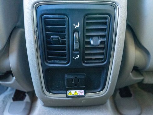 Used 2013 Jeep Grand Cherokee Laredo image 12