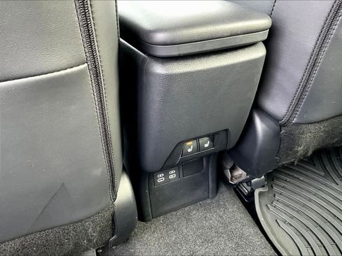 Used 2024 Toyota Prius Limited image 28