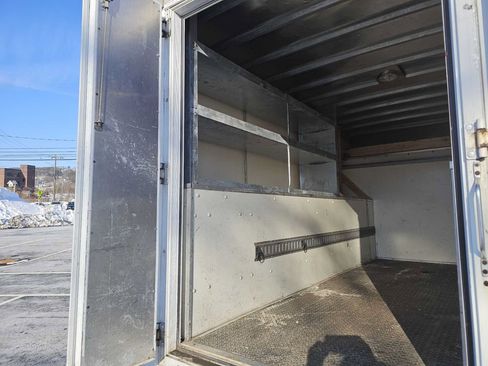 Used 2012 Ford E-350 and Econoline 350 Super Duty w/ PWR Locks & Windows Group image 26