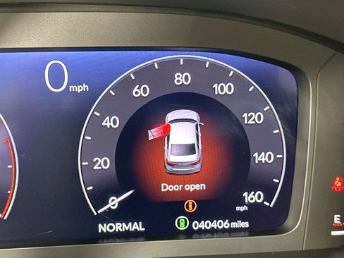 Used 2022 Honda Civic Touring image 12