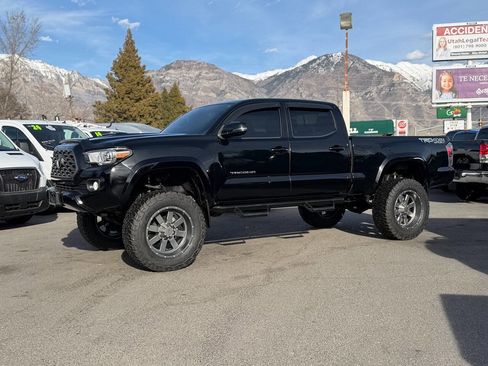 Used 2021 Toyota Tacoma TRD Sport w/ Technology Package image 78