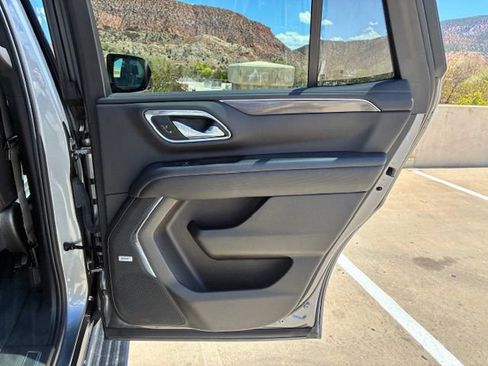 Used 2022 GMC Yukon AT4 w/ AT4 Premium Plus Package AWD/4WD image 18