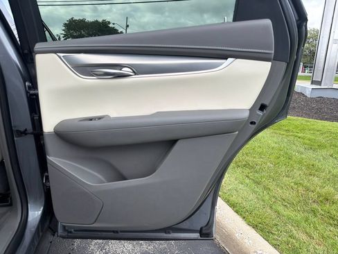 Certified 2022 Cadillac XT5 Premium Luxury w/ LPO, Floor Liner Package AWD/4WD image 17
